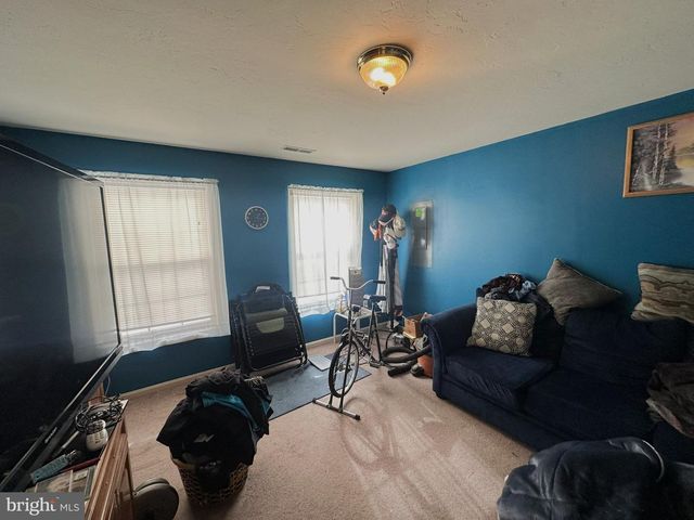 2210 STORMS STORE RD, New Oxford, PA 17350