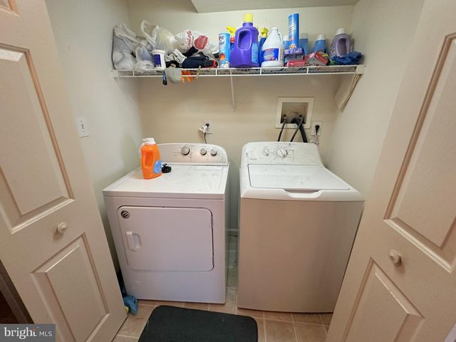 2210 STORMS STORE RD, New Oxford, PA 17350