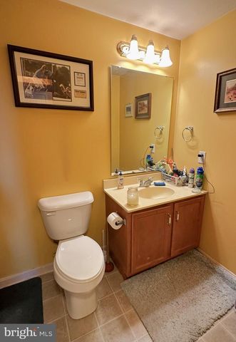 2210 STORMS STORE RD, New Oxford, PA 17350