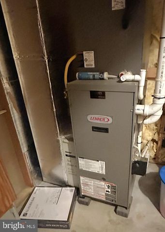 2210 STORMS STORE RD, New Oxford, PA 17350