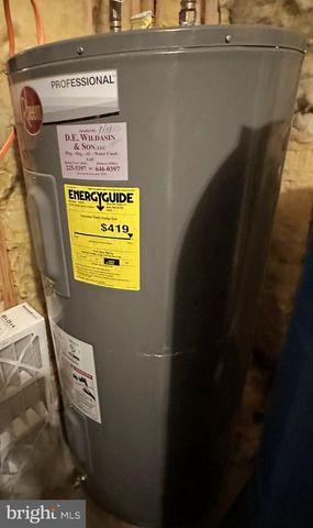 2210 STORMS STORE RD, New Oxford, PA 17350