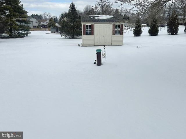 2210 STORMS STORE RD, New Oxford, PA 17350