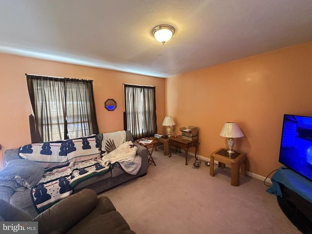 2210 STORMS STORE RD, New Oxford, PA 17350