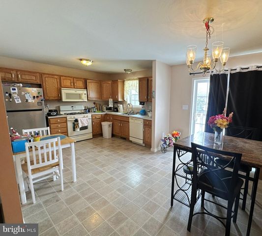 2210 STORMS STORE RD, New Oxford, PA 17350