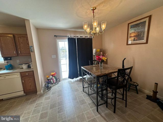 2210 STORMS STORE RD, New Oxford, PA 17350