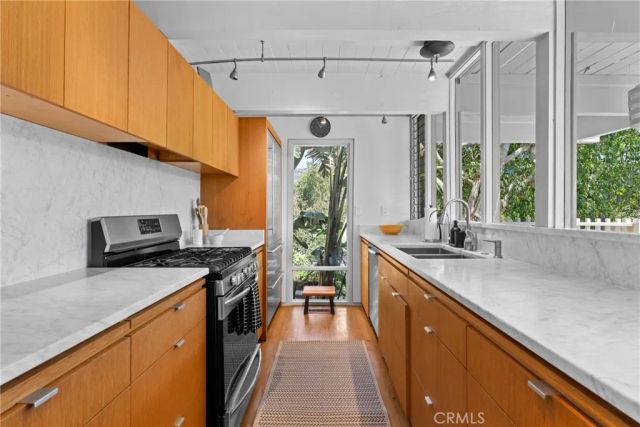 1494 Bluebird Canyon Drive, Laguna Beach, CA 92651