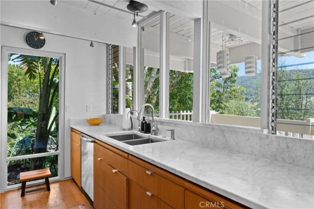 1494 Bluebird Canyon Drive, Laguna Beach, CA 92651