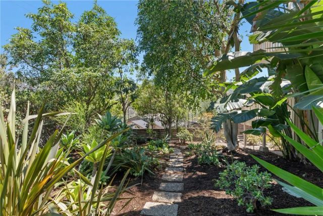 1494 Bluebird Canyon Drive, Laguna Beach, CA 92651