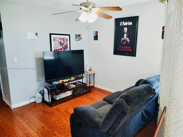 2009 SE 27th Dr 101-5B, Homestead, FL 33035