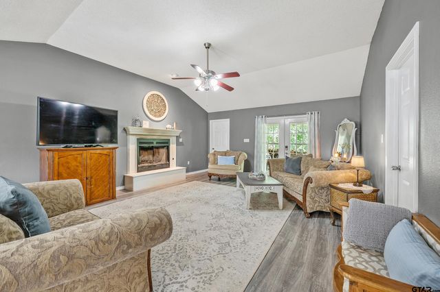 121 Haby Dr, Whitehouse, TX 75791