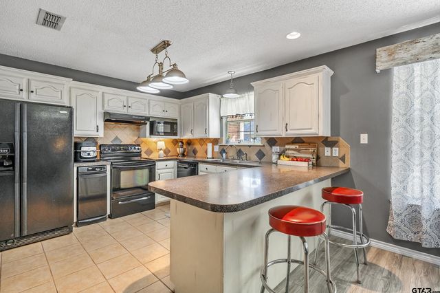 121 Haby Dr, Whitehouse, TX 75791