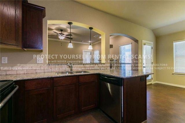 2852 W Millstone Drive, Fayetteville, AR 72704