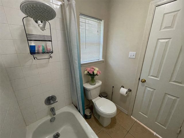 6418 England, Houston, TX 77021