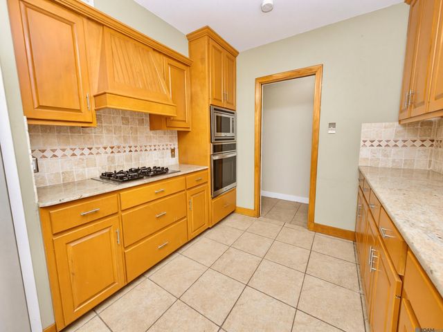 3158 Broussard St, Baton Rouge, LA 70808