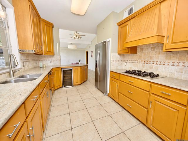 3158 Broussard St, Baton Rouge, LA 70808
