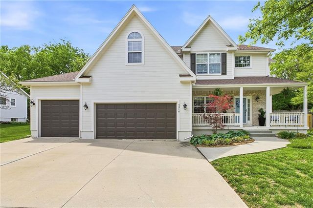 4316 SE Seattle Slew Drive, Lee's Summit, MO 64082
