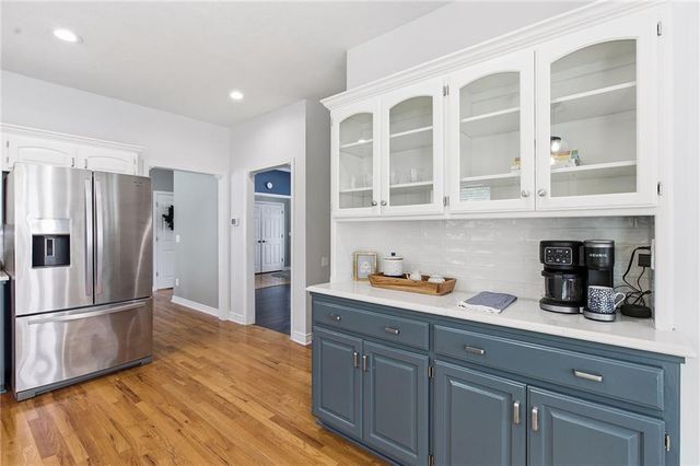4316 SE Seattle Slew Drive, Lee's Summit, MO 64082
