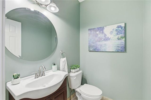 4316 SE Seattle Slew Drive, Lee's Summit, MO 64082