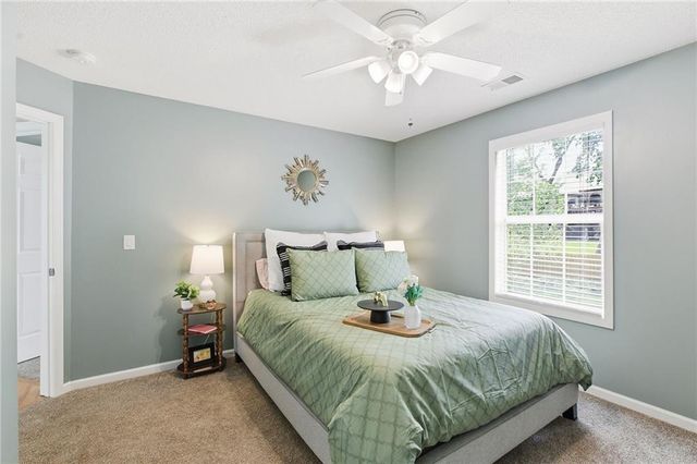 4316 SE Seattle Slew Drive, Lee's Summit, MO 64082