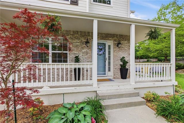 4316 SE Seattle Slew Drive, Lee's Summit, MO 64082
