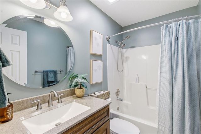 4316 SE Seattle Slew Drive, Lee's Summit, MO 64082