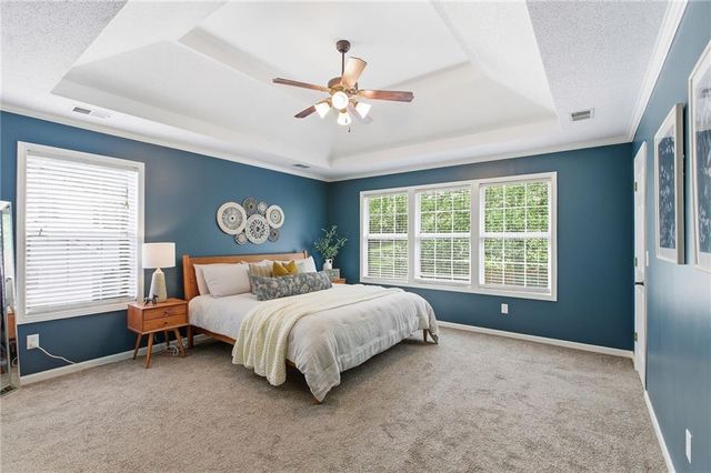 4316 SE Seattle Slew Drive, Lee's Summit, MO 64082