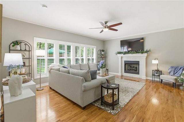 4316 SE Seattle Slew Drive, Lee's Summit, MO 64082