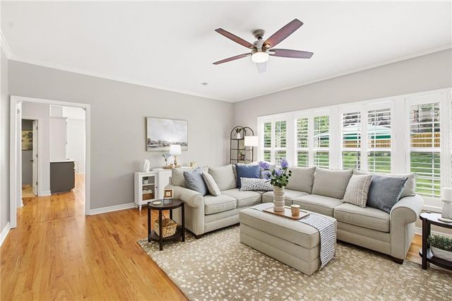 4316 SE Seattle Slew Drive, Lee's Summit, MO 64082