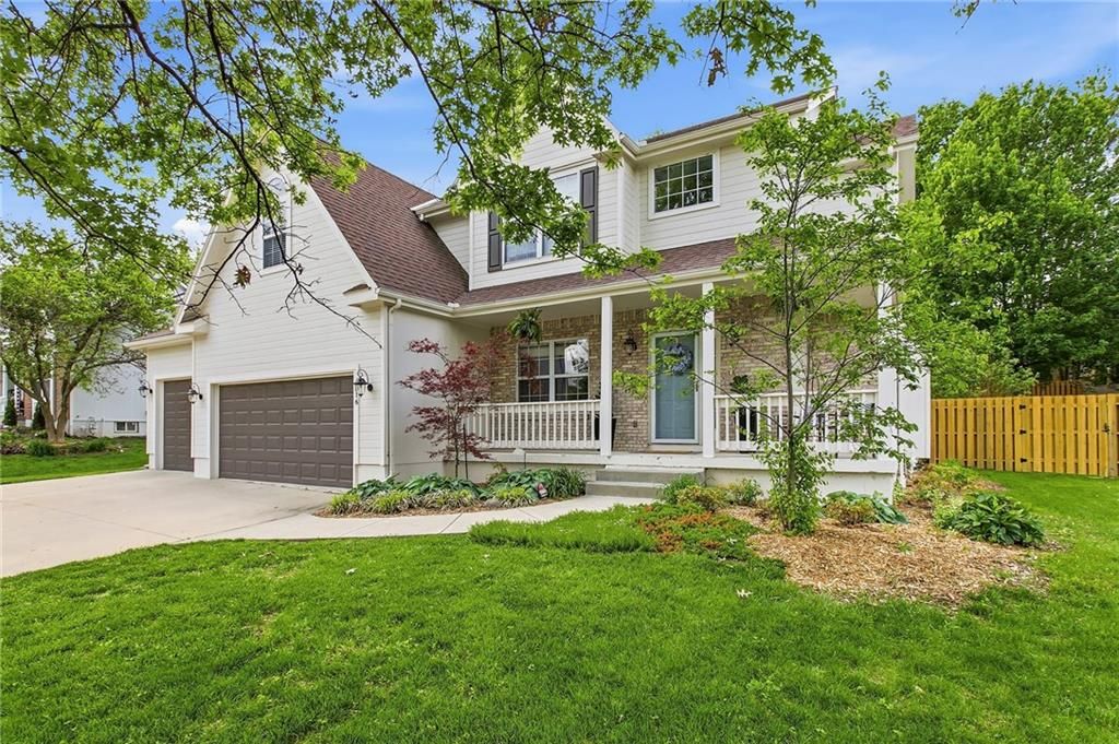 4316 SE Seattle Slew Drive, Lee's Summit, MO 64082