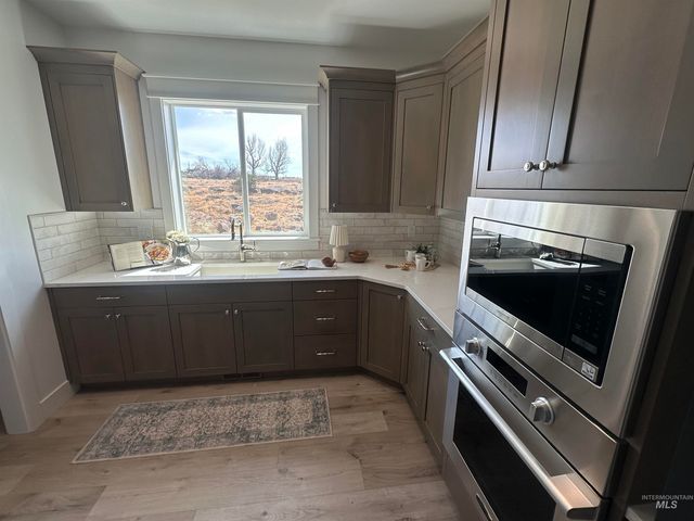 3035 Lake View Ct, Twin Falls, ID 83301