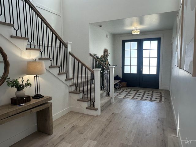 3035 Lake View Ct, Twin Falls, ID 83301