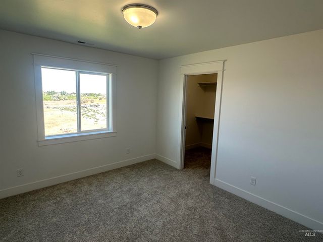 3035 Lake View Ct, Twin Falls, ID 83301