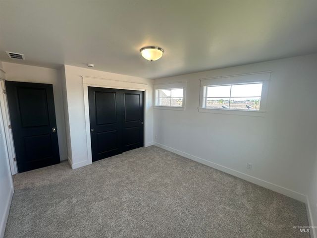 3035 Lake View Ct, Twin Falls, ID 83301