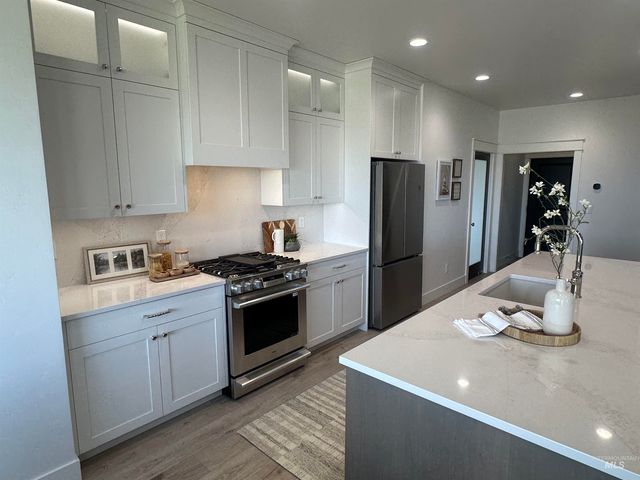 3035 Lake View Ct, Twin Falls, ID 83301