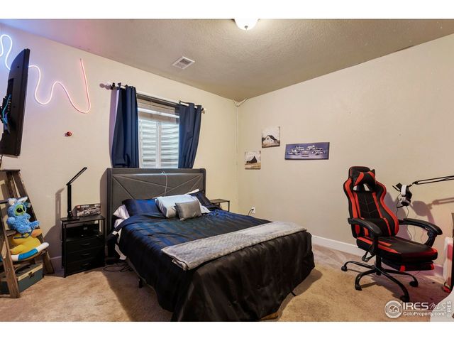 882 Jenny Ln, Berthoud, CO 80513