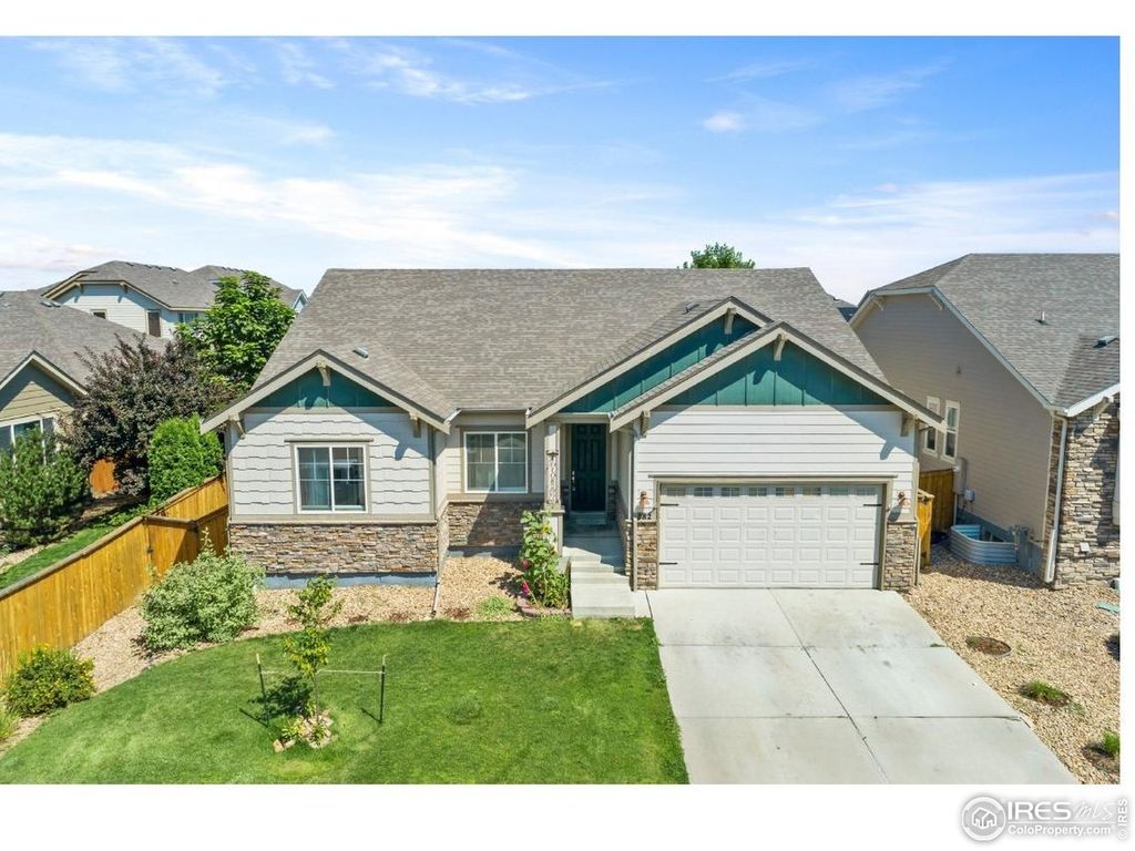 882 Jenny Ln, Berthoud, CO 80513