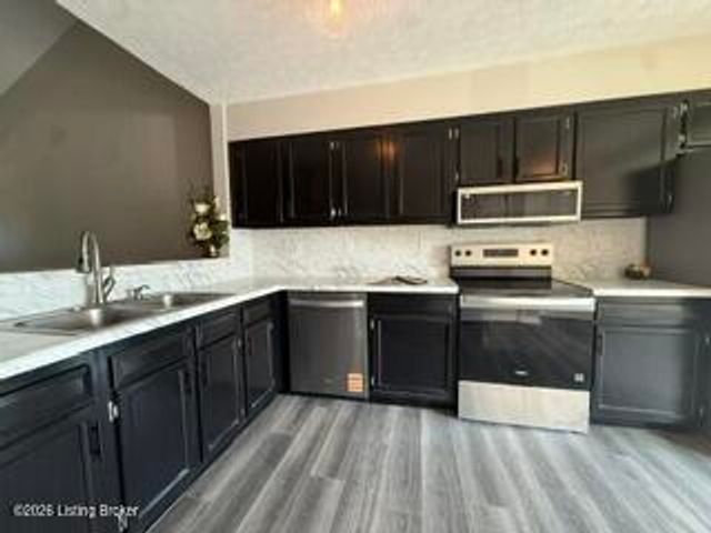 196 Love Ave, Mt Washington, KY 40047
