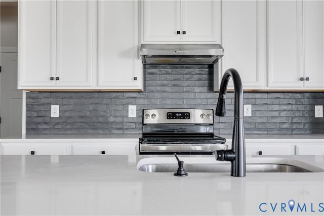 14401 Botsford Ave, Chester, VA 23831