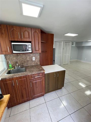 3333 W 4th Avenue A, Hialeah, FL 33012