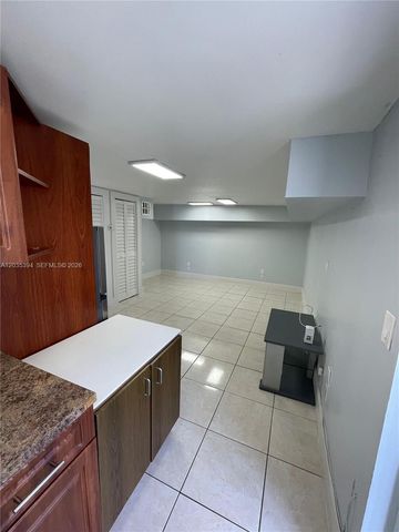 3333 W 4th Avenue A, Hialeah, FL 33012