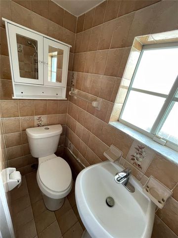 3333 W 4th Avenue A, Hialeah, FL 33012