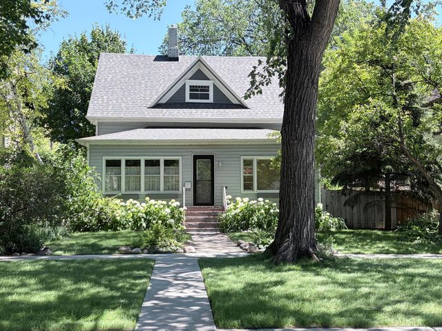 1020 7th Street S, Fargo, ND 58103