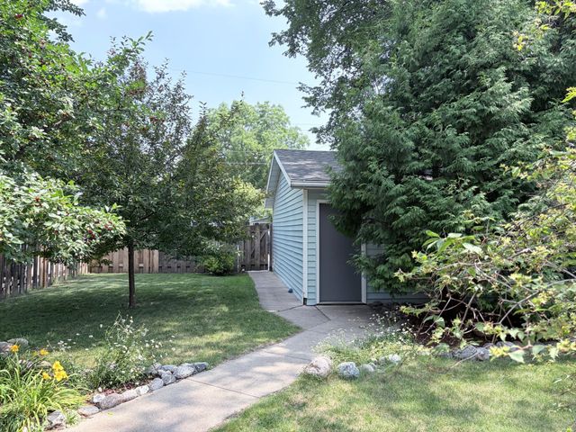 1020 7th Street S, Fargo, ND 58103