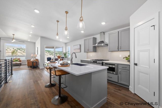 4028 SADDLEBACK LN, Cheyenne, WY 82001