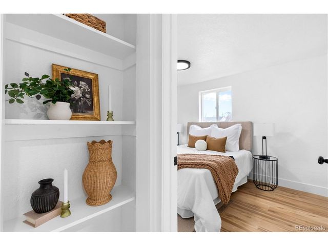 3311 Oneida St, Denver, CO 80207