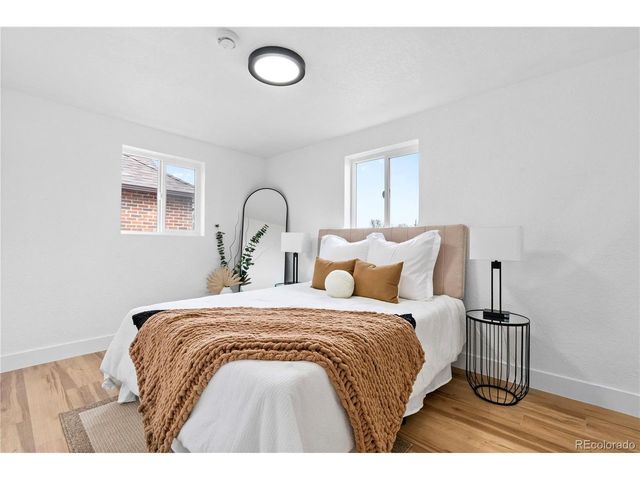 3311 Oneida St, Denver, CO 80207