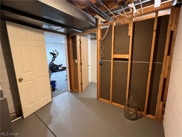 2757 Candace Court, Uniontown, OH 44685