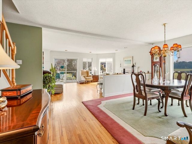 20 Whalers Point, East Haven, CT 06512