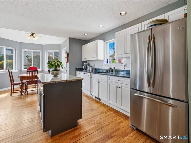 20 Whalers Point, East Haven, CT 06512