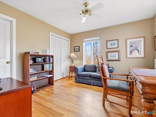 20 Whalers Point, East Haven, CT 06512